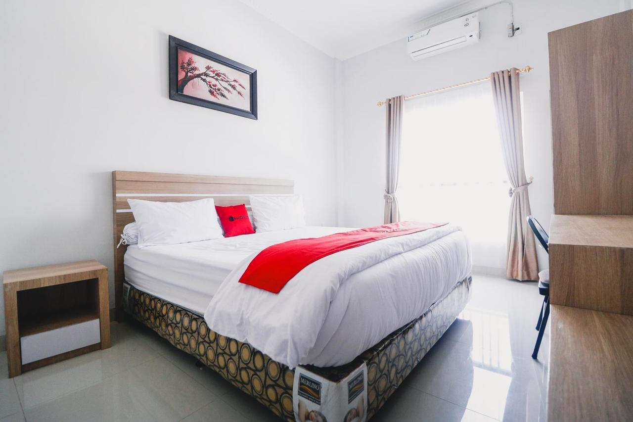 Reddoorz Near Hermes Place Polonia Medan Exterior foto